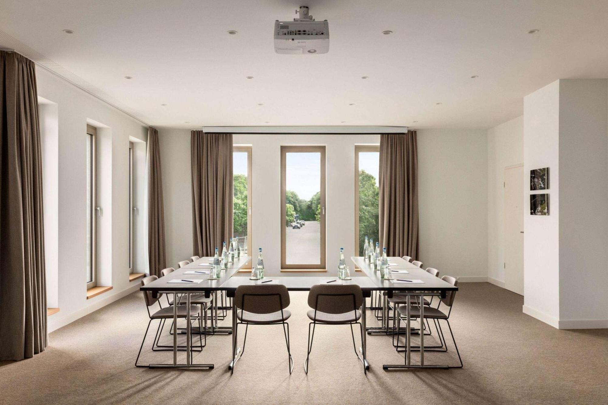 Vienna House By Wyndham Mq Kronberg Кронберґ-ім-Таунус Екстер'єр фото